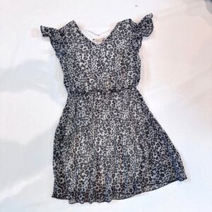 Chic Leopard Print Dress Size 8​​​​​​​